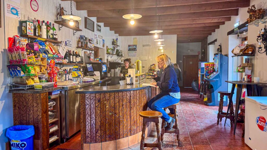 Spanje Villamanín Restaurant Jeannette Jansen-Arts Hymer Exsis-i 588 Route51