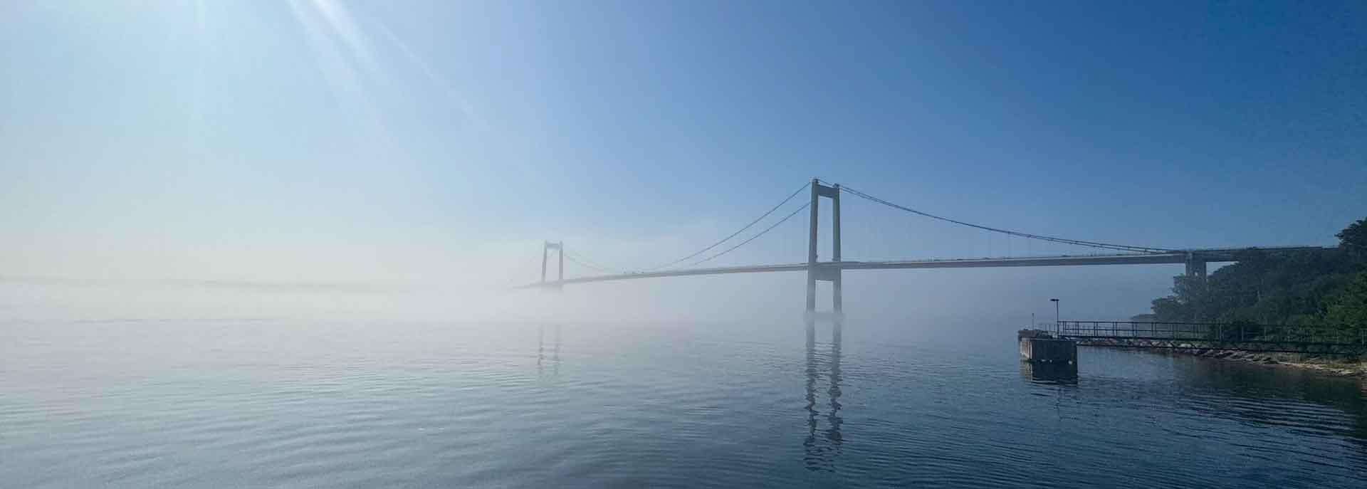 Denemarken Frederica Kleine Belt Brug Mist Hymer ML-T 570 4x4 Offgrid Route51