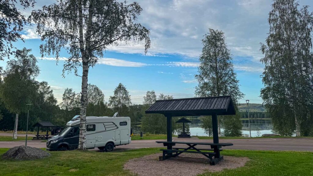 Zweden Rastplats Hansjon Hymer ML-T 570 4x4 Offgrid Route51
