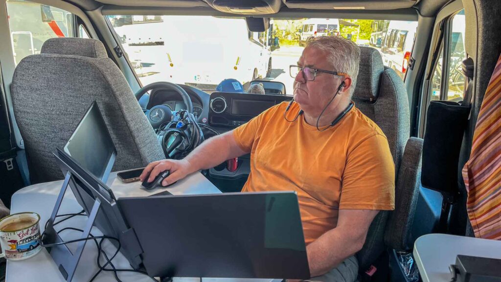 Zweden Smogen Robert Working Hymer ML-T 570 4x4 Offgrid Route51