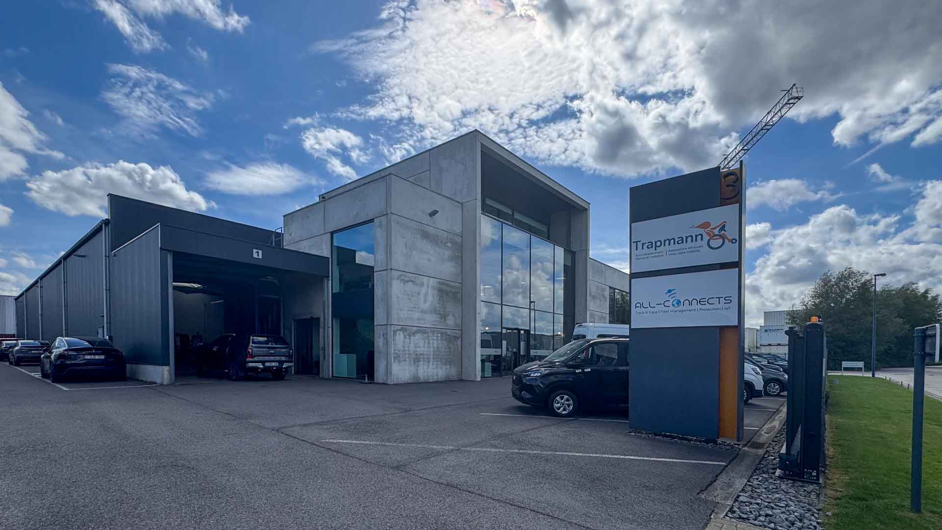 Belgie Kontich Trapmann Air Suspension Hymer ML-T 570 4x4 Offgrid Route51