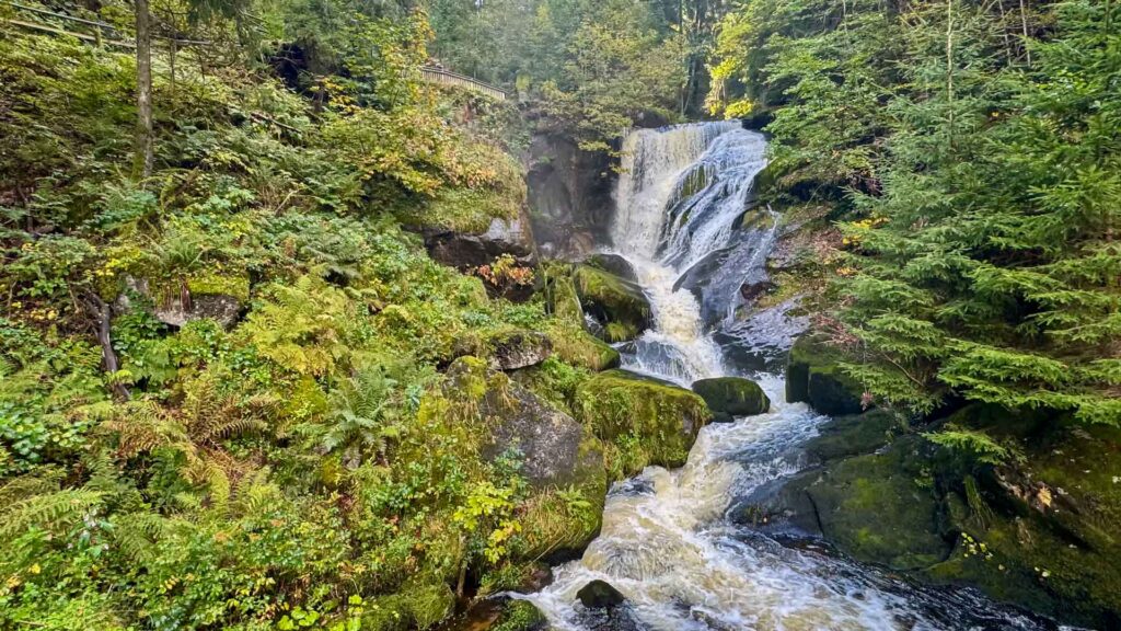 Duitsland Triberg Waterval Boven Hymer ML-T 570 4x4 Offroad Offgrid Route51