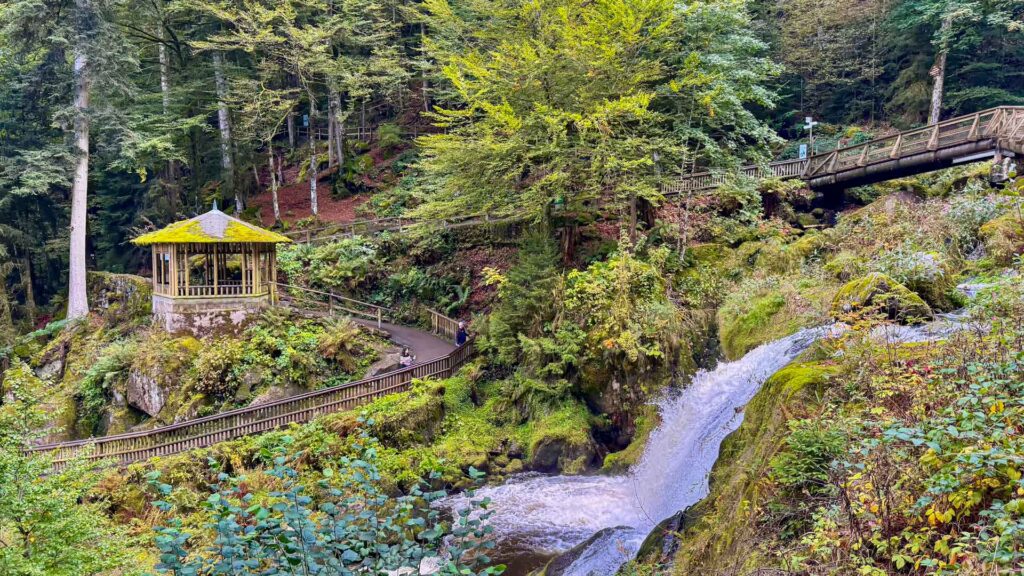 Duitsland Triberg Waterval Hut Hymer ML-T 570 4x4 Offroad Offgrid Route51