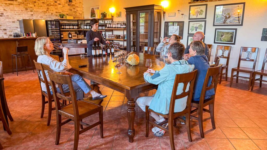 Italie Barolo Cascina Rocca Agriturismo Winetasting Hymer ML-T 570 4x4 Offroad Offgrid Route51