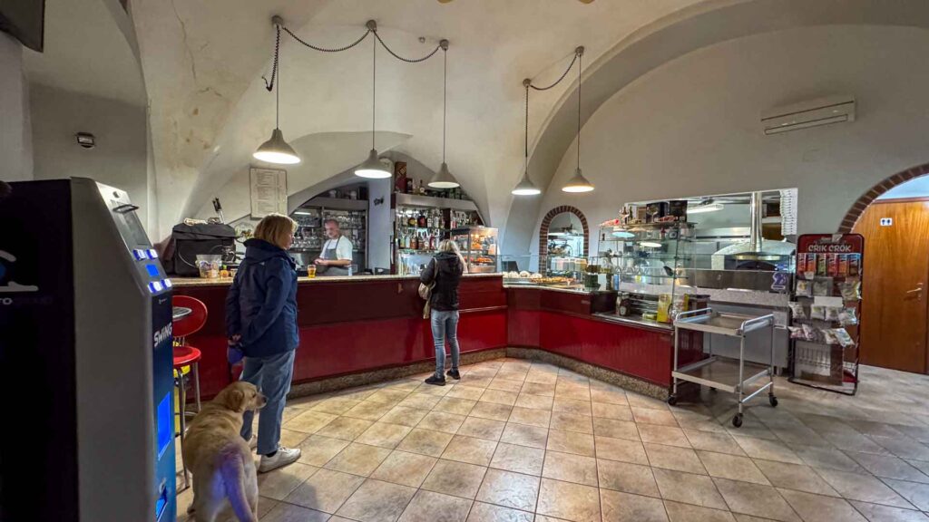 Italie Osara de Puglia Pizza Bestellen Hymer ML-T 570 4x4 Offroad Offgrid Route51