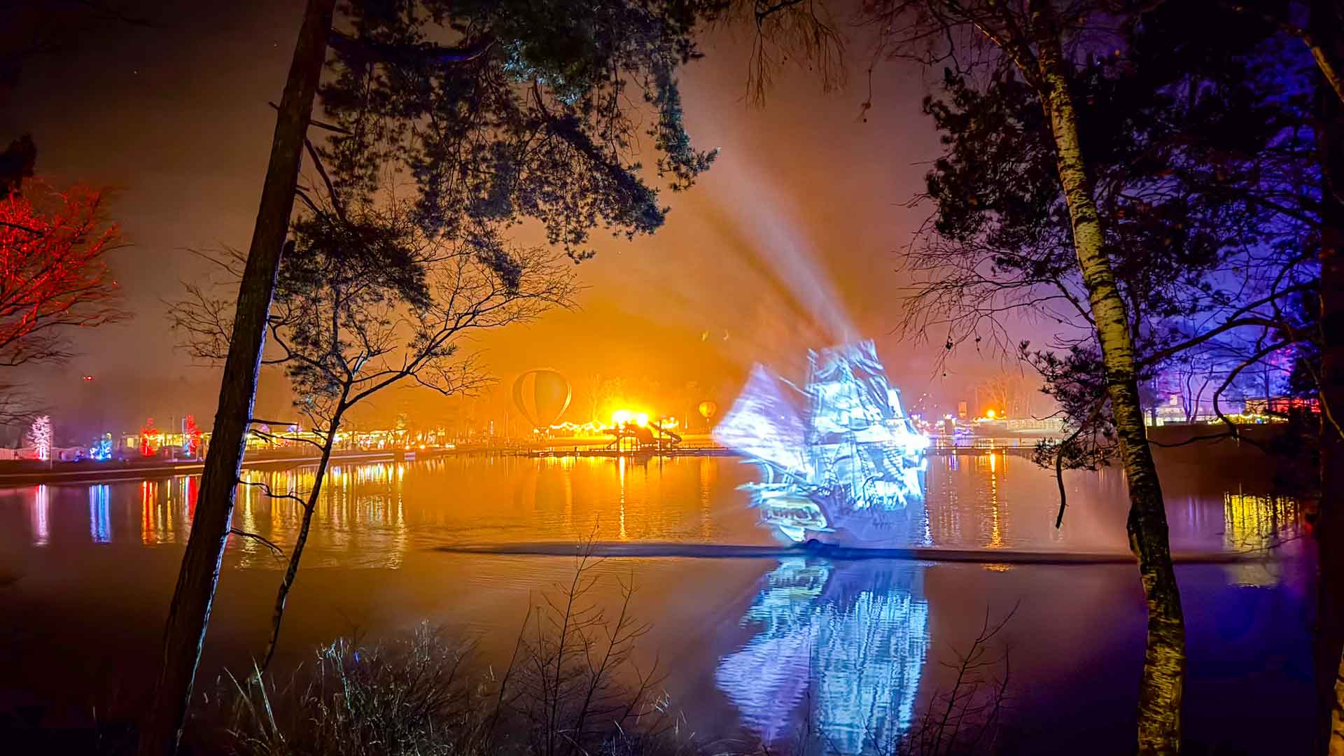 Wintersfeer wandeling op het Zilvermeer in Mol met een hologram van een piratenschip