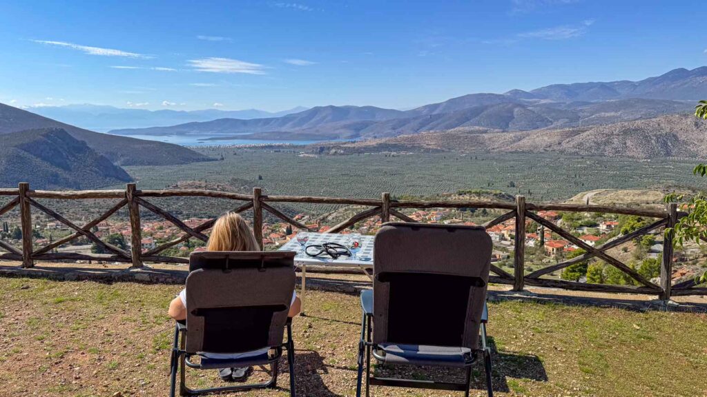 Griekenland Camping Delphi Plaats Uitzicht Hymer ML-T-570 4x4 Offroad Offgrid Route51