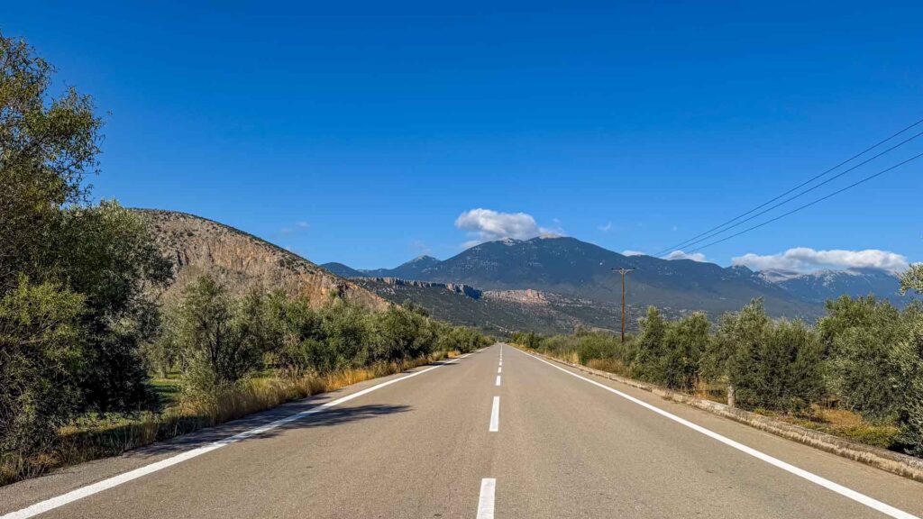 Griekenland Delphi Olive Fields Hymer ML-T-570 4x4 Offroad Offgrid Route51