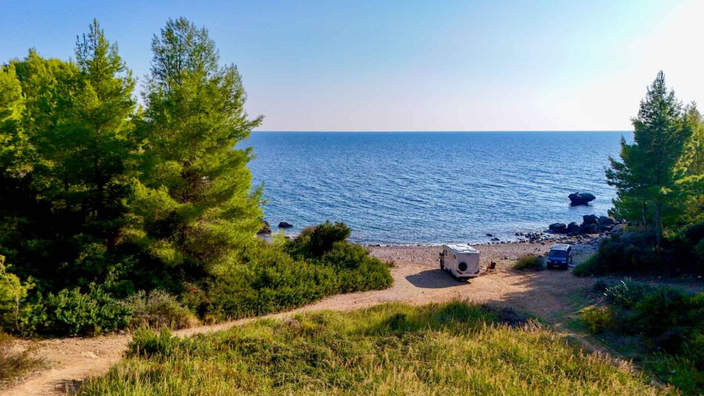 Griekenland Pallini Beach Drone View Hymer ML-T-570 4x4 Offroad Offgrid Route51