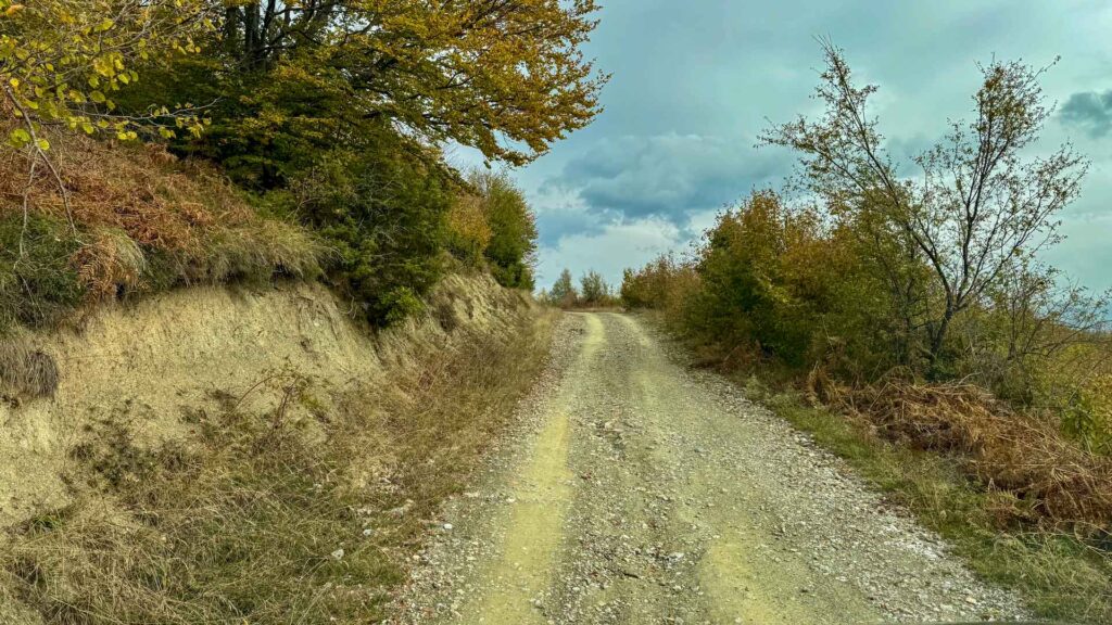 Kosovo Onverharde Weg Start Hymer ML-T-570 4x4 Offroad Offgrid Route51