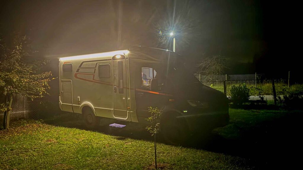 Kroatie Disnik Camperplaats Hymer ML-T-570 4x4 Offroad Route51