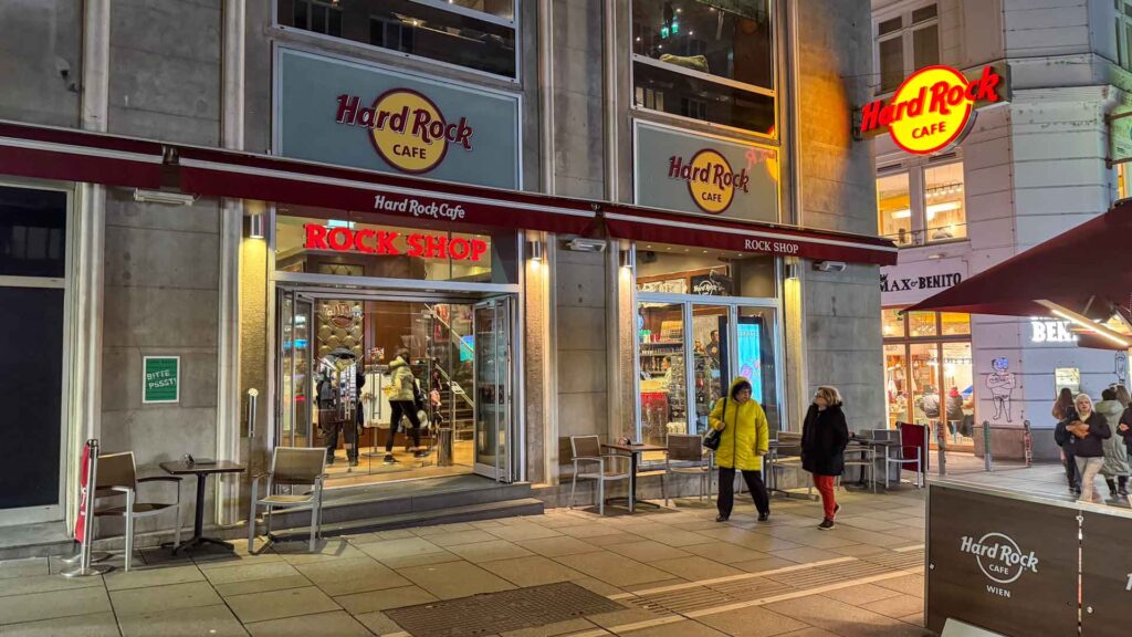 Oostenrijk Wenen Freewalking Tour Hard Rock Cafe Buiten Hymer ML-T-570 4x4 Offroad Route51