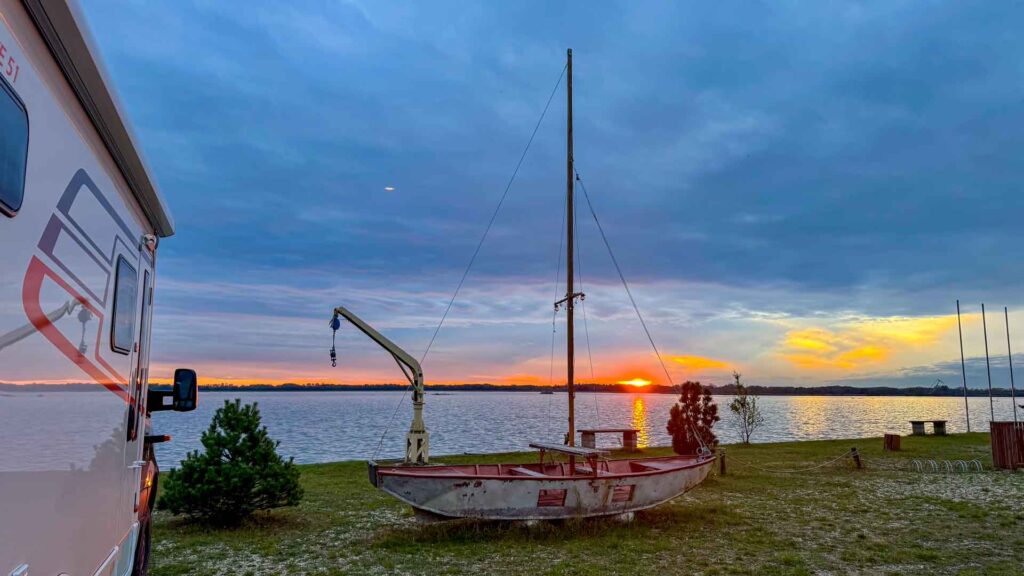 Slowakije Samorin VDG Yacht Centrum Boot Hymer ML-T-570 4x4 Offroad Route51