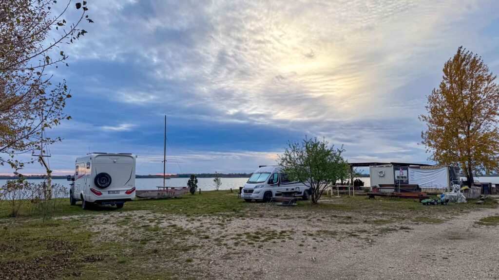 Slowakije Samorin VDG Yacht Centrum Camperplaats Hymer ML-T-570 4x4 Offroad Route51