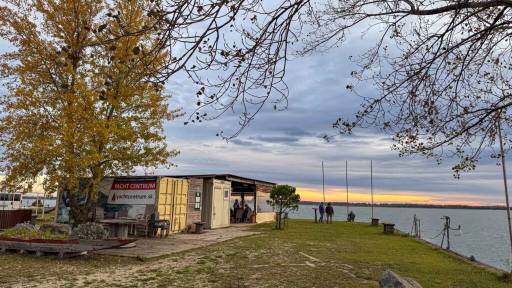 Slowakije Samorin VDG Yacht Centrum Clubhuis Hymer ML-T-570 4x4 Offroad Route51