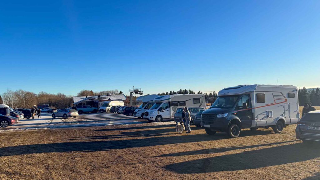Onze camper op de parking bij de Kniebis skilift aan het begin van de Schwarzwaldhochstraße