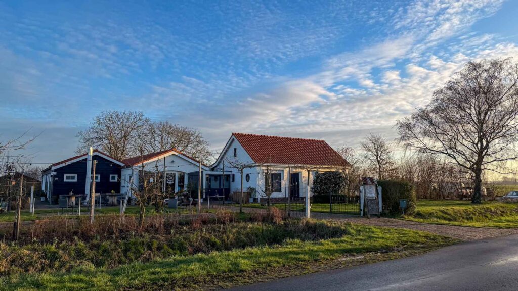 Aankomst bij Camping Zeeuws Genieten in Waarde waar het kennismakingsweekend plaatsvindt